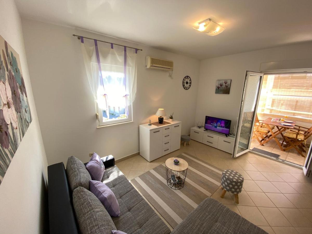Apartment Tihana Trogir Exterior photo