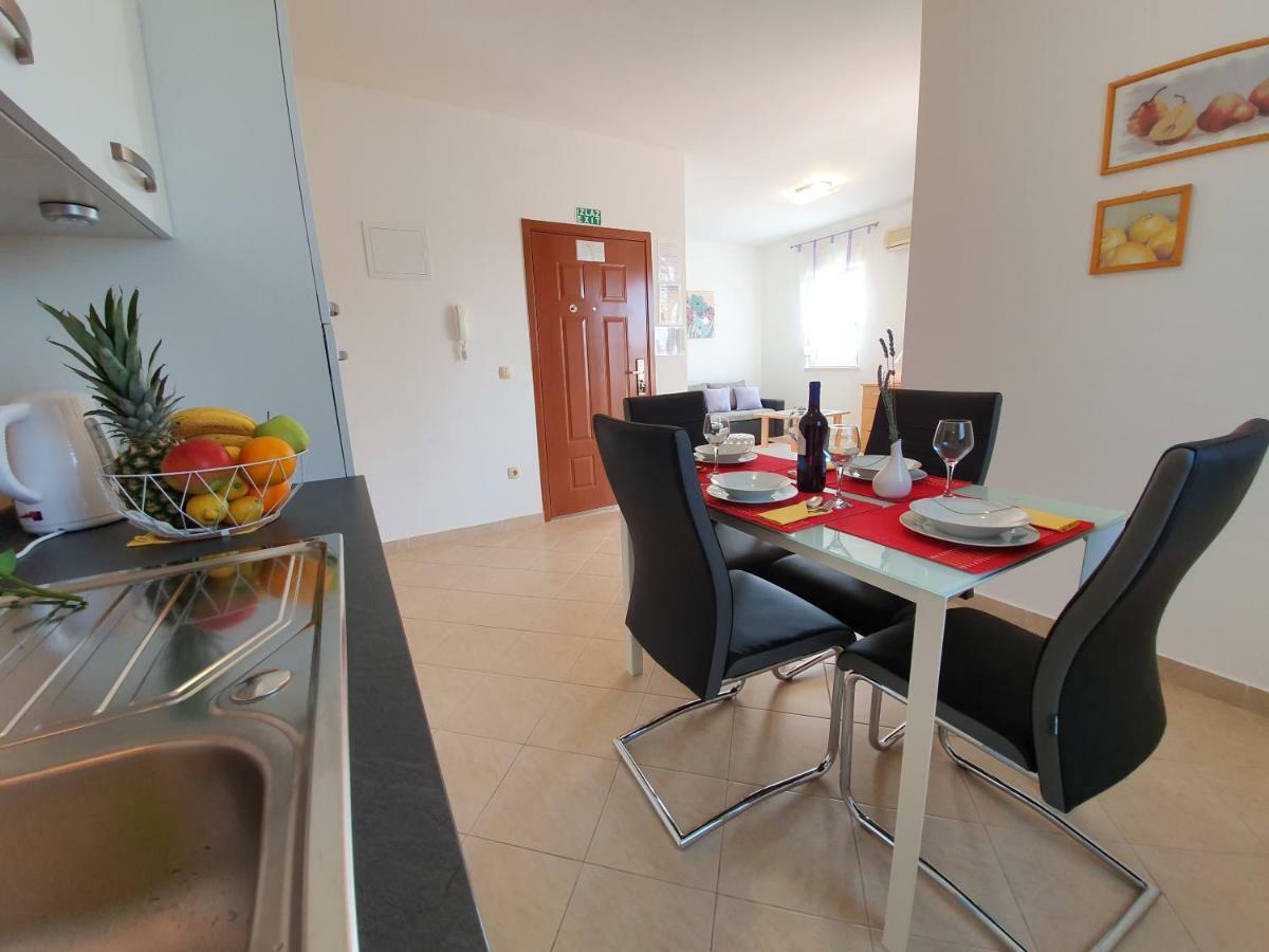 Apartment Tihana Trogir Exterior photo