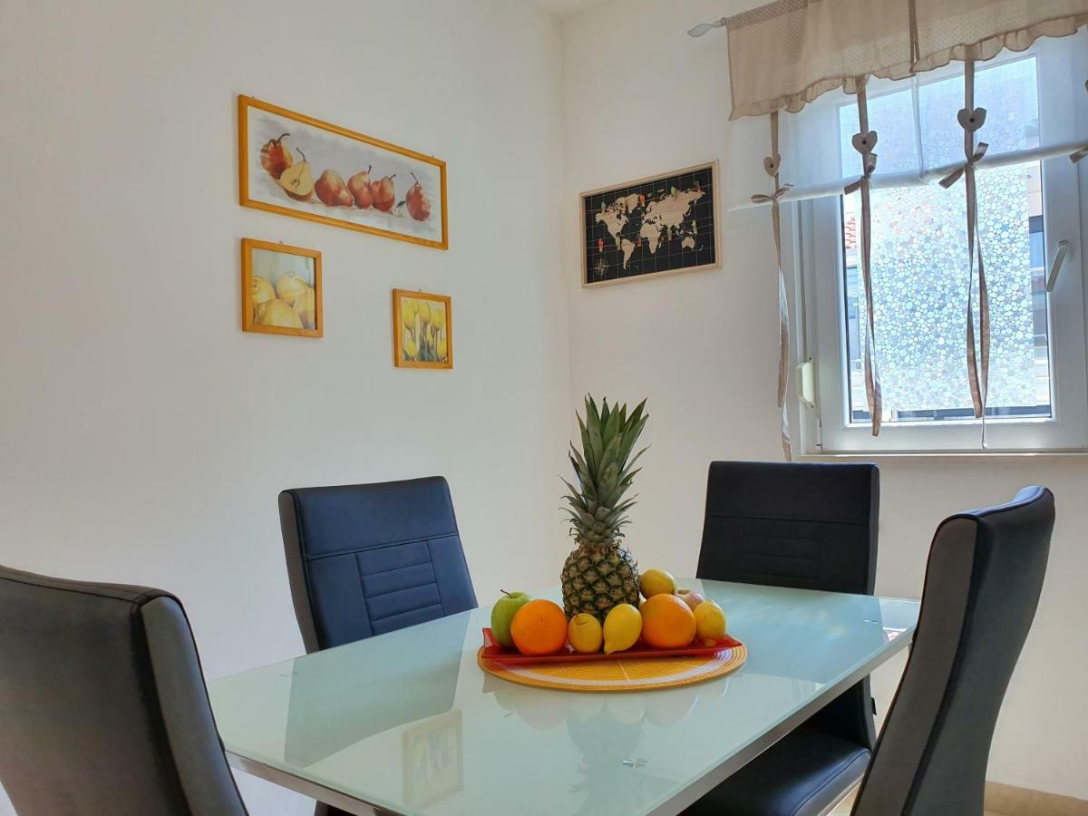 Apartment Tihana Trogir Exterior photo
