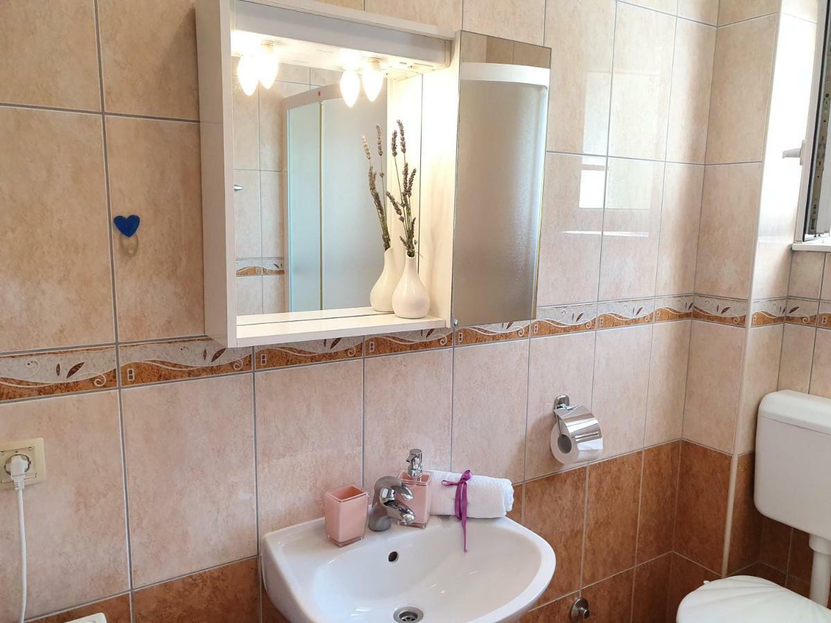 Apartment Tihana Trogir Exterior photo