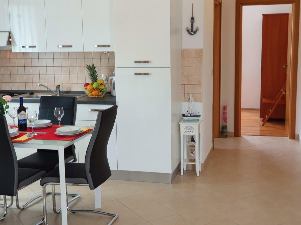 Apartment Tihana Trogir Exterior photo